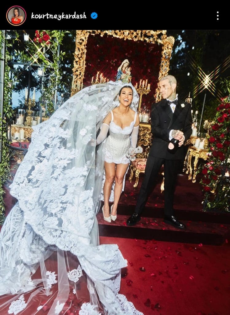 Kourtney Kardashian, Travis Barker wed In Italy 17 20220523 075259
