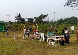 Nelson Mandela Park... a shy, beautiful bride in Asaba 13 download 5