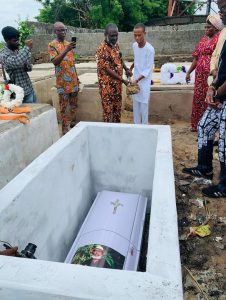DJBola Browne, Freedom Park’s Director of Progs, buried in colours 33 Bola Browne son